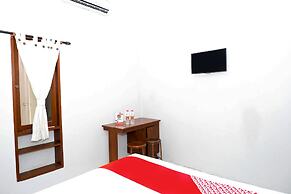 OYO 422 Achterhuis Guesthouse