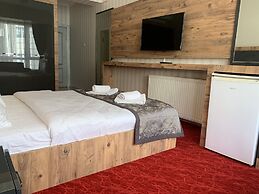 Adanaz Otel