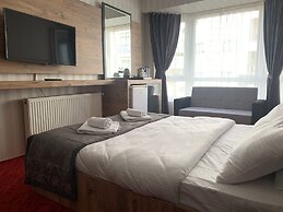 Adanaz Otel