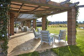 Soames Hotel & Jack's Bar