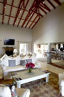 Soames Hotel & Jack's Bar