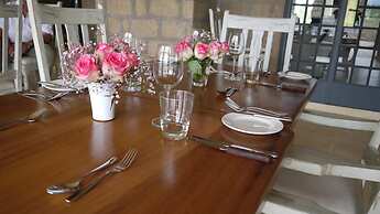 Soames Hotel & Jack's Bar