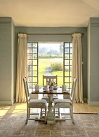 Soames Hotel & Jack's Bar