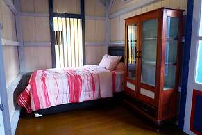 Rock and Wreck Dive Resort