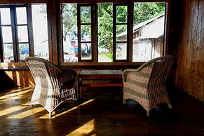 Rock and Wreck Dive Resort