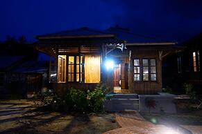 Rock and Wreck Dive Resort