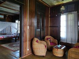 Rock and Wreck Dive Resort