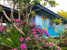 Rock and Wreck Dive Resort