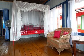 Rock and Wreck Dive Resort