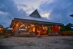 Rock and Wreck Dive Resort