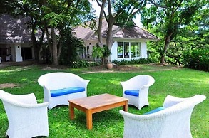Tamarind Lake Villa
