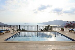 Villa Sunnyside by Lycia Collections