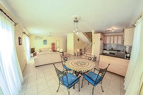 Villa Kaktus by Lycia Collections