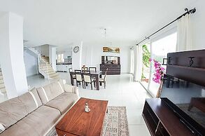 Villa Biba 1 by Lycia Collections