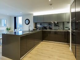 2 Bed Property Close to Heathrow Airport