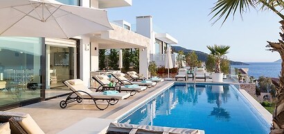 Villa Fusya by Lycia Collections