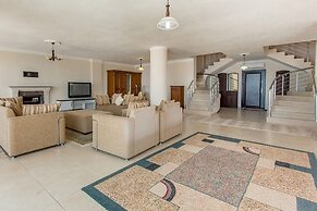 Villa Fusya by Lycia Collections