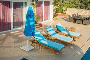 Villa Fusya by Lycia Collections