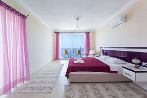 Villa Fusya by Lycia Collections