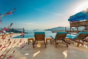 Villa Fusya by Lycia Collections