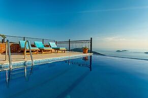 Villa Fusya by Lycia Collections