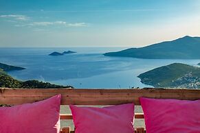 Villa Fusya by Lycia Collections