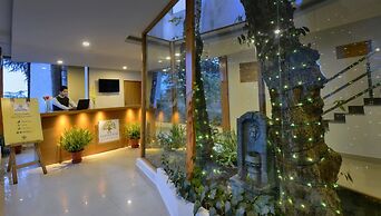 TreeHouse Chail Villas