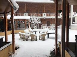 TreeHouse Chail Villas