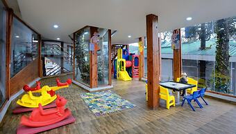 TreeHouse Chail Villas