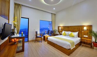 TreeHouse Chail Villas