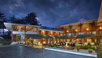 TreeHouse Chail Villas