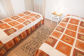 Fabulous Apartment Across Flisvos