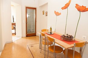 Fabulous Apartment Across Flisvos