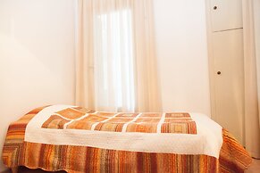 Fabulous Apartment Across Flisvos