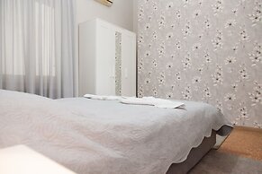 Fabulous Apartment Across Flisvos