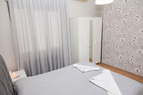 Fabulous Apartment Across Flisvos