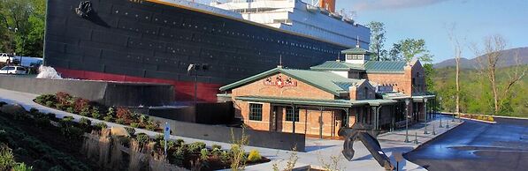 Whispering Pines Condominium 132