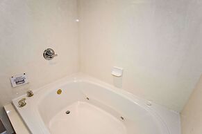 Whispering Pines 211