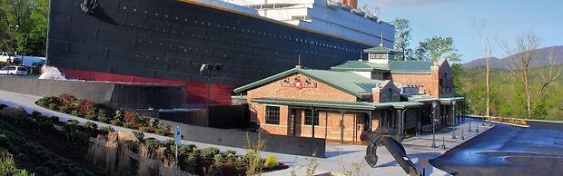 Whispering Pines 212