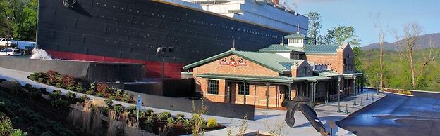 Whispering Pines 224