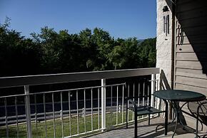 Whispering Pines 424