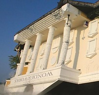 Whispering Pines 424