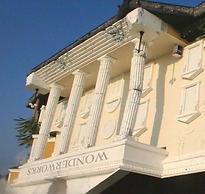 Whispering Pines 414