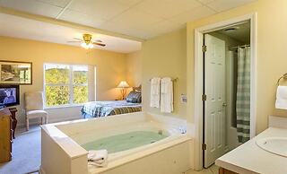 Whispering Pines 433