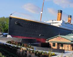 Whispering Pines 513