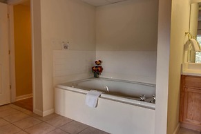 Whispering Pines 521