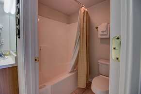 Whispering Pines 521