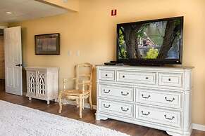 Whispering Pines 443