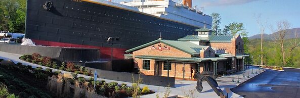 Whispering Pines 514