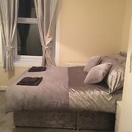 Paisley central luxury Rooms & Apartment